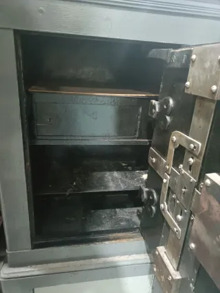 Caja fuerte antigua vintage