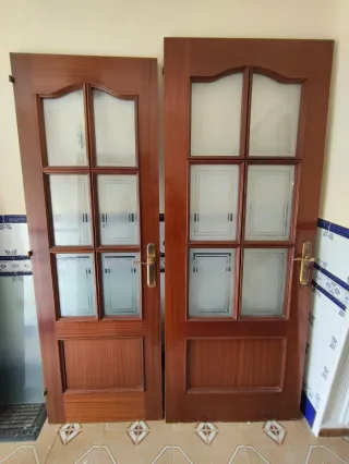 2 Puertas Madera Cristalera