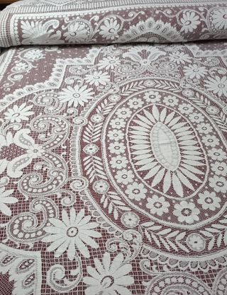 Colcha antigua calada blanca Francesa