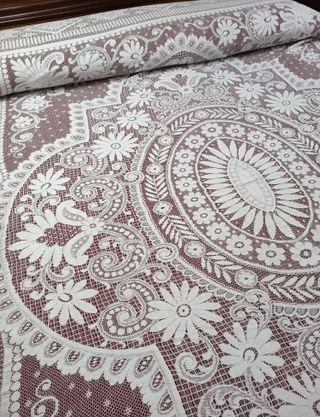 Colcha antigua calada blanca Francesa