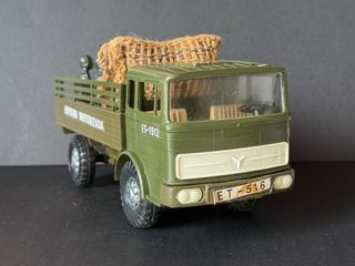 Camión con Pieza de Artillería Gozan