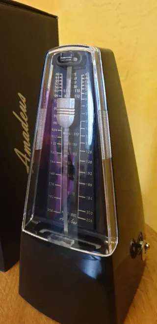 Metrónomo Amadeus Pirámide Negro