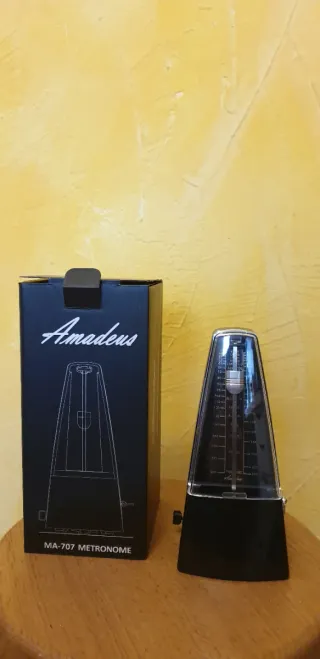 Metrónomo Amadeus Pirámide Negro