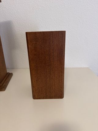 Pedestal de madera