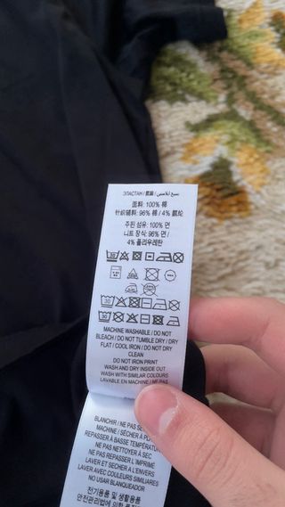 T-shirt Burberry nera nuova senza etichetta