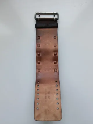 Reloj Guess Cuero Marrón y Plateado