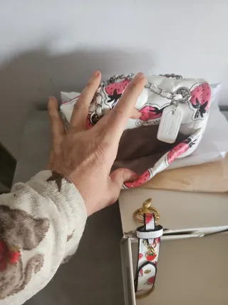 Bolso Coach con fresas