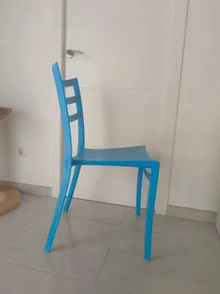 Sillas de plástico para jardín o comedor