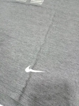 T-shirt Nike Dri-Fit Cinza Tamanho L