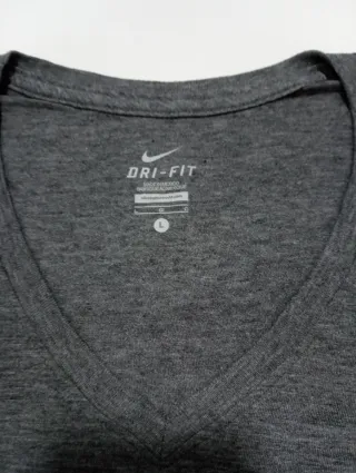 T-shirt Nike Dri-Fit Cinza Tamanho L