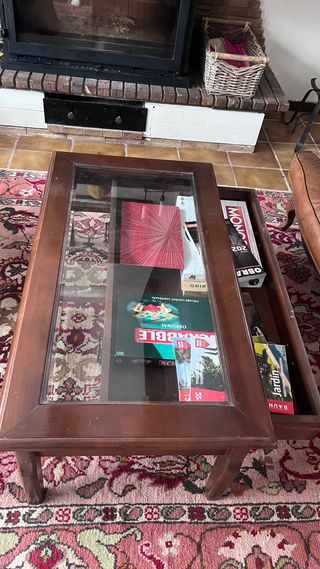 Mesa clásica colonial de madera y cristal