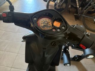 Yamaha Jog RR 50cc Scooter