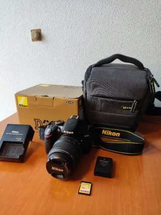 Cámara Nikon D3200 reflex + Accesorios