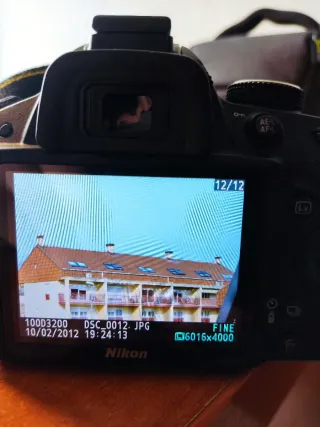 Cámara Nikon D3200 reflex + Accesorios