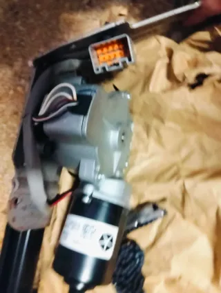 Motorino alza bagagliaio Jeep Compass