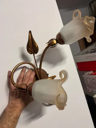 Lampada da parete in rame decorativa