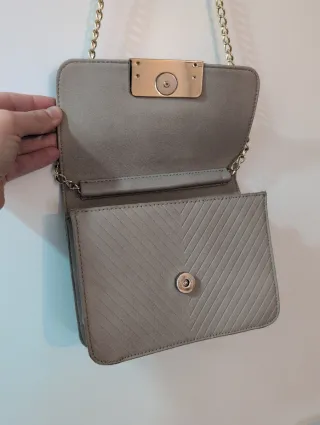 Bolso pequeño Gloria Ortiz beige.