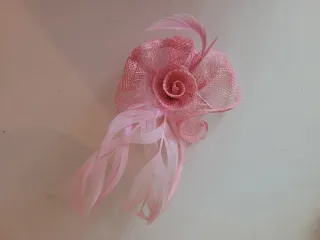 Tocado y broche flor precio por unidad.