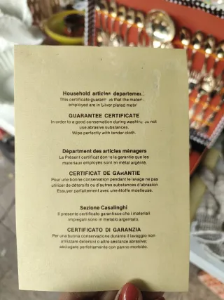 Stoviglie in argento. Antiche e complete.