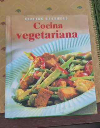 Lote de 4 libros de cocina vegetariana, sopas,thai