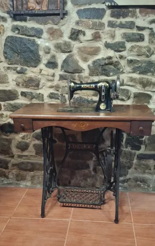 Máquina de coser antigua Kohler