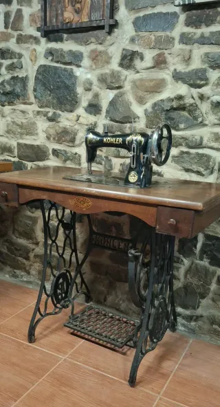Máquina de coser antigua Kohler