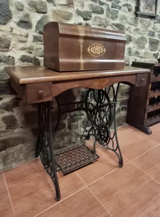 Máquina de coser antigua Kohler