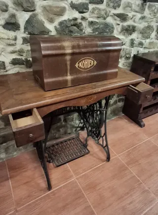 Máquina de coser antigua Kohler