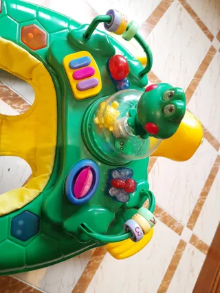 Andador bebé (tacatá) verde