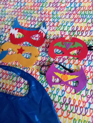 CAPA Y ANTIFACES DE SUPERHÉROES