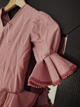 Traje de flamenca corto rosa volantes infantil