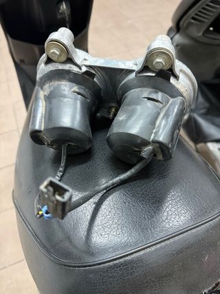 Pico bifaro scooter YOG