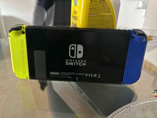 Nintendo Switch Azul y Amarillo
