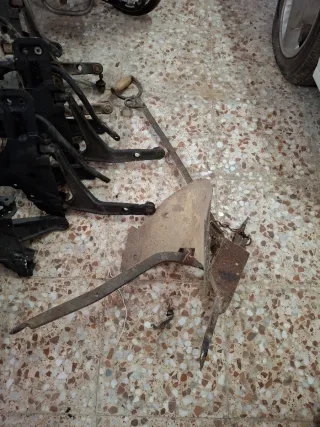 Arado antiguo de labranza