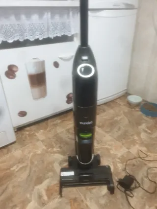 Aspiradora Eureka Negra