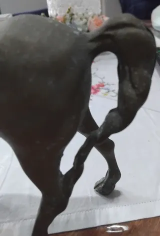 Statua cavallo in ottone