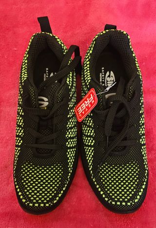 Scarpe antinfortunistiche nuove