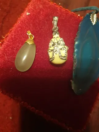 Collane da donna in vari colori