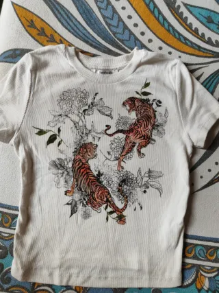 Camiseta Bershka Talla XS Estampado Tigres