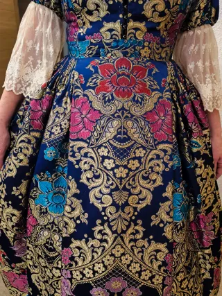 Traje de Fallera Azul y Dorado.