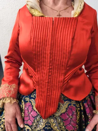 Traje de Fallera Azul y Dorado.