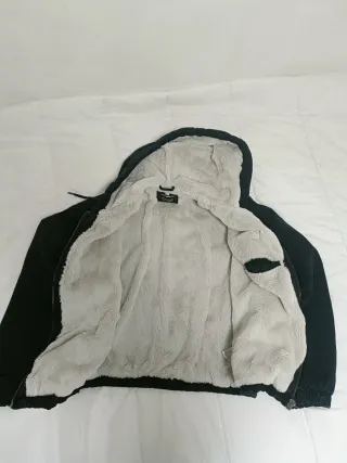 Chaqueta Pull&Bear forrada gris y negra