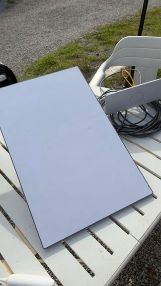 Antena Starlink Gris y Blanca