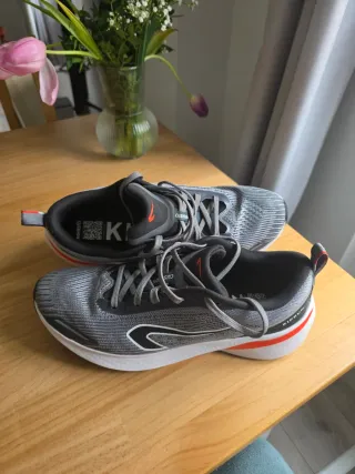 Tênis Kiprun Cushion 500 Cinzento