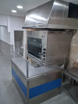 Oferton }Horno, campana y mostrador de acero inox