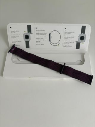 Correa Apple Watch 45mm Original. Color Berenjena.