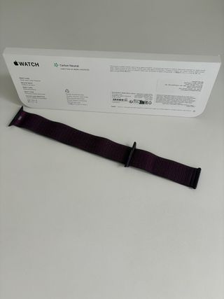 Correa Apple Watch 45mm Original. Color Berenjena.