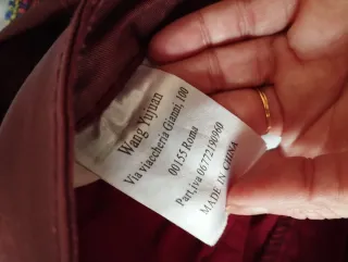 Suéter rosa y bufanda multicolor