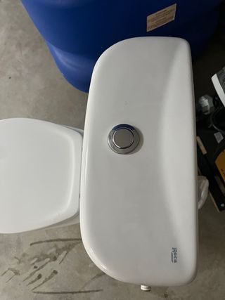 Taza de baño blanca