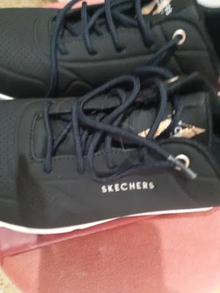 Deportivas Skechers Negras